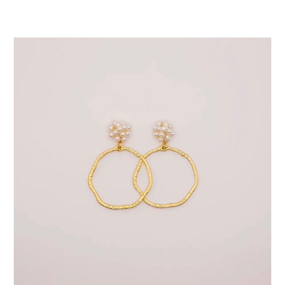 Vivian Drew Pearl Earrings